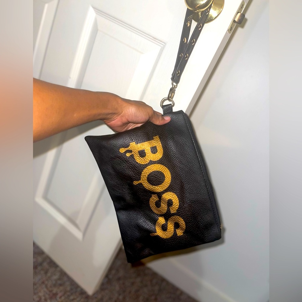 Wristlet BOSS stamped purse. Leather material